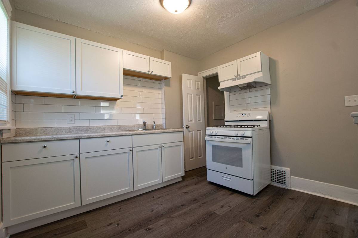 Apartment for rent at 110 N 38th St, Omaha, NE 68131