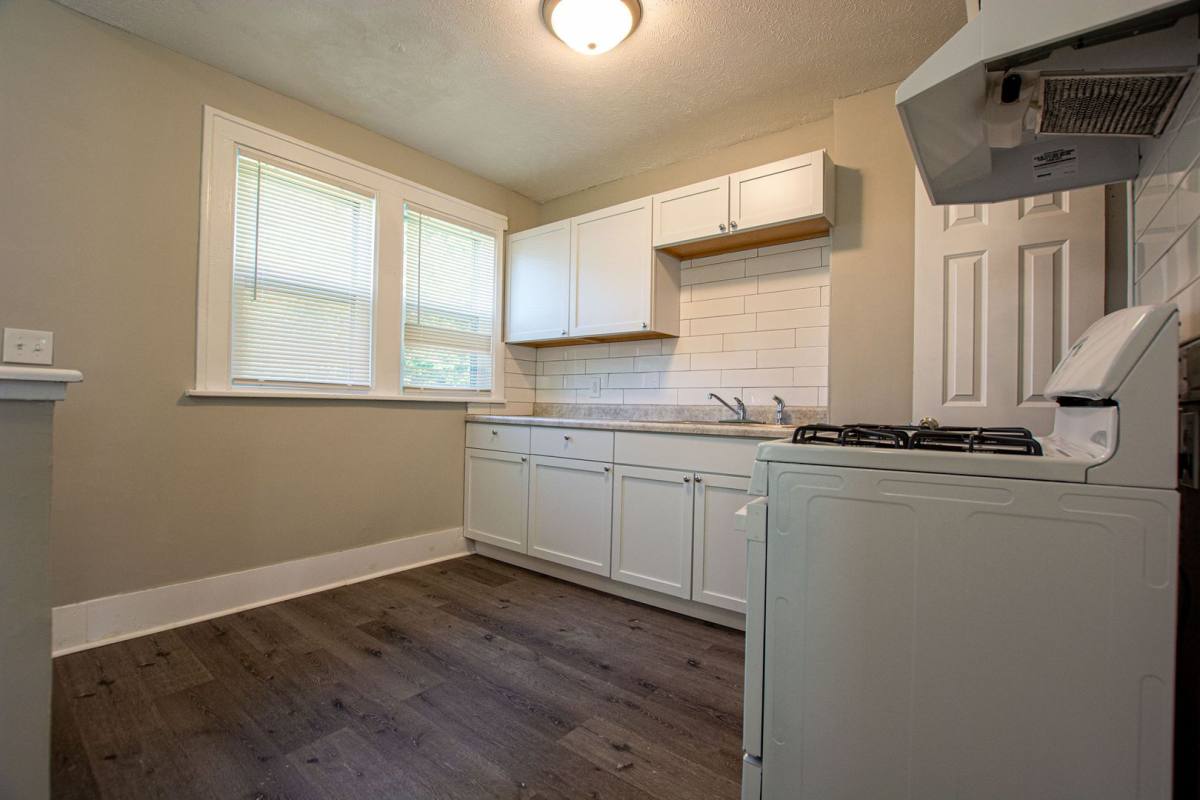 Apartment for rent at 110 N 38th St, Omaha, NE 68131