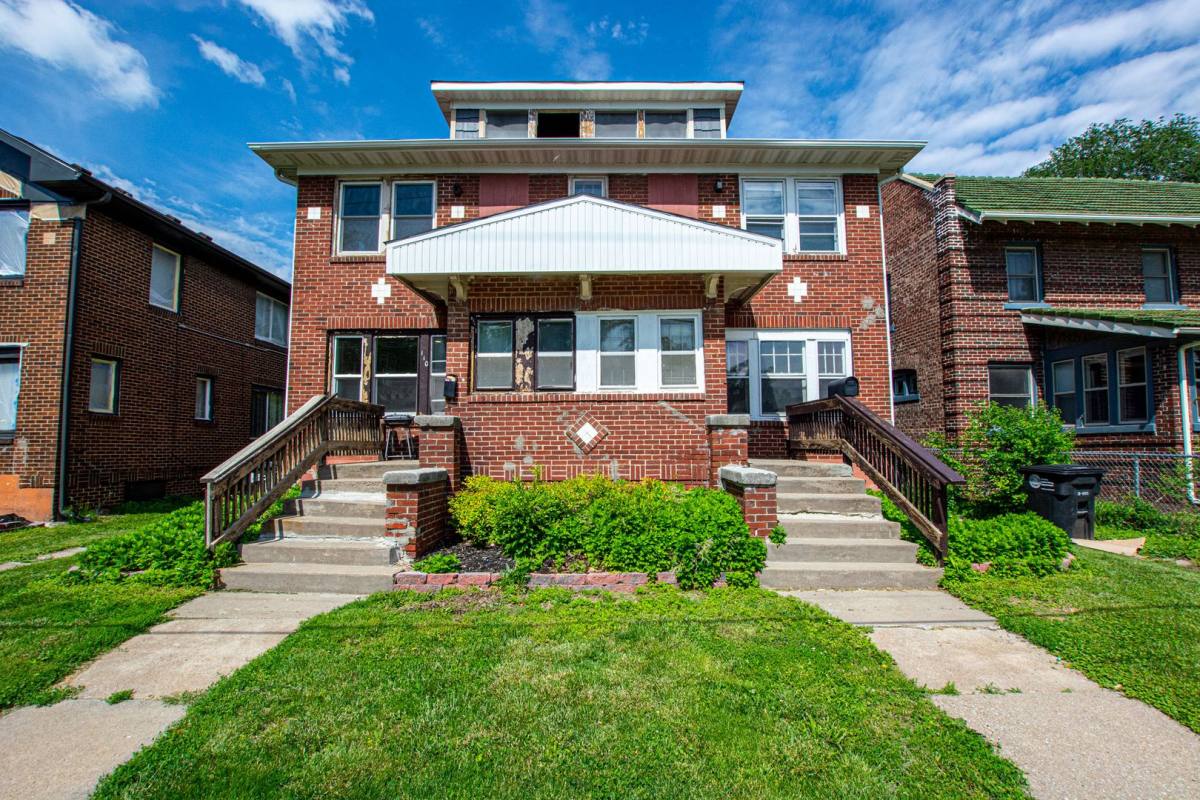 Apartment for rent at 110 N 38th St, Omaha, NE 68131