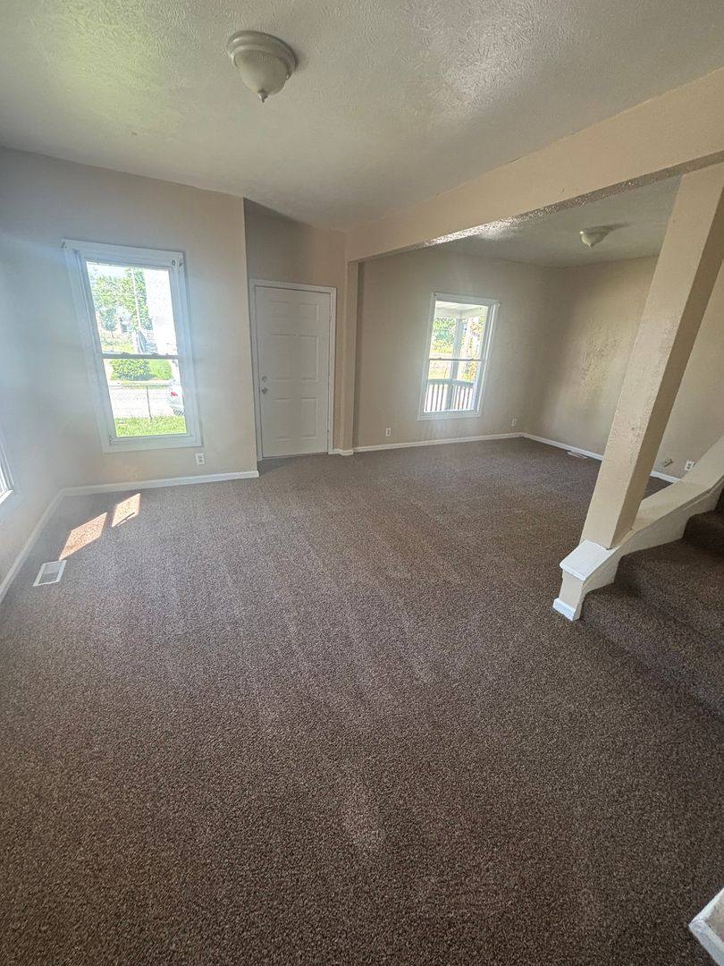 House for rent at 669 E 127th St, Cleveland, OH 44108