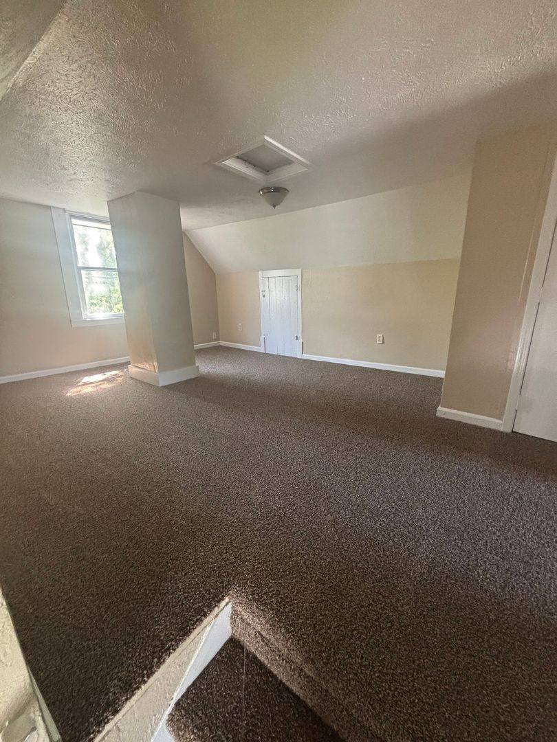 House for rent at 669 E 127th St, Cleveland, OH 44108