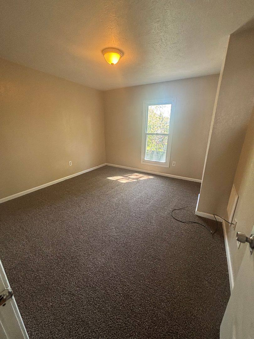 House for rent at 669 E 127th St, Cleveland, OH 44108