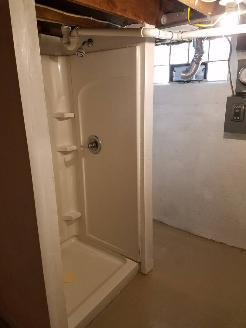 Apartment for rent at 1002 W Oakland Ave, Austin, MN 55912