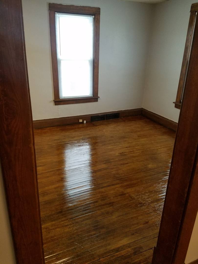 Apartment for rent at 1002 W Oakland Ave, Austin, MN 55912
