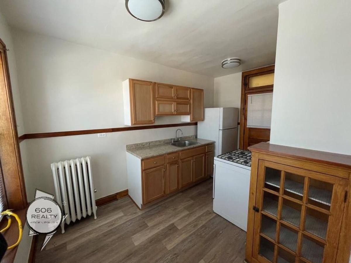 Apartment for rent at 3148-58 N Linder, Chicago, IL 60641