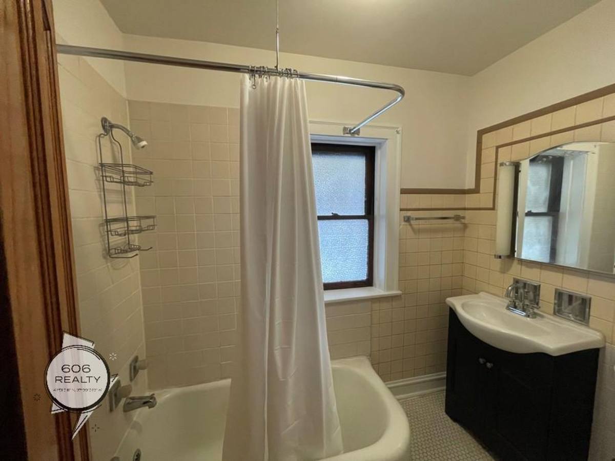 Apartment for rent at 3148-58 N Linder, Chicago, IL 60641