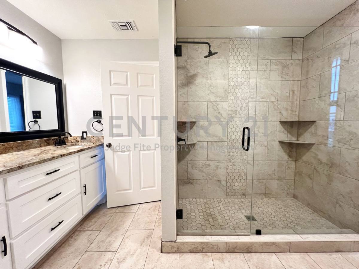House for rent at 4460 Junction Dr, Plano, TX 75093