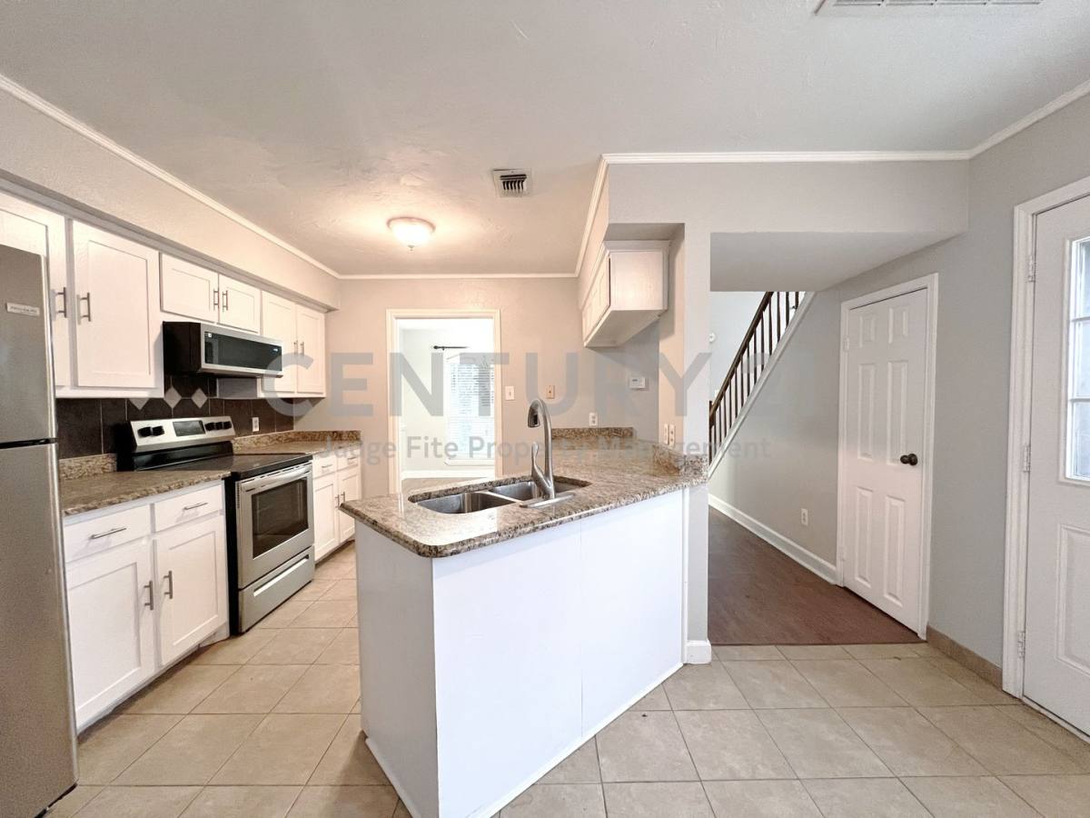 House for rent at 4460 Junction Dr, Plano, TX 75093