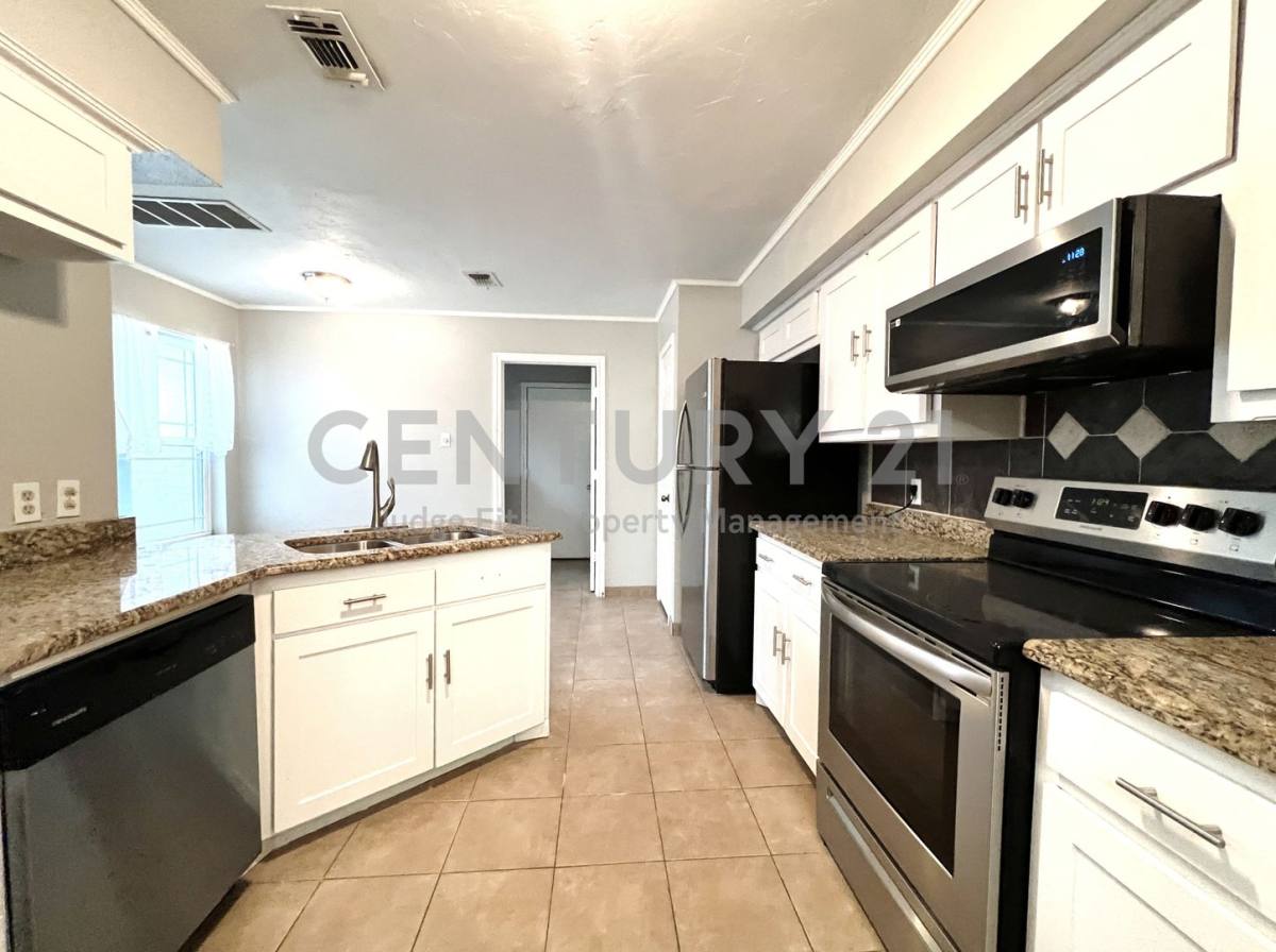 House for rent at 4460 Junction Dr, Plano, TX 75093