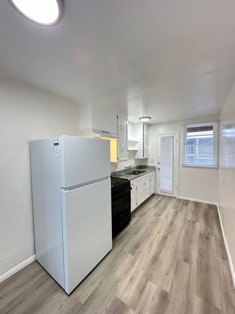 Apartment for rent at 4680- 4682 Orange Ave, Long Beach, CA 90807