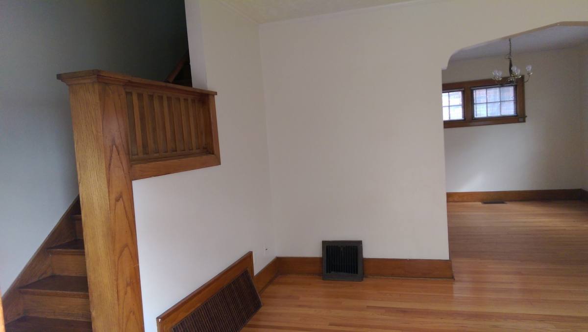 Apartment for rent at 4804 1 2 Davenport, Omaha, NE 68132