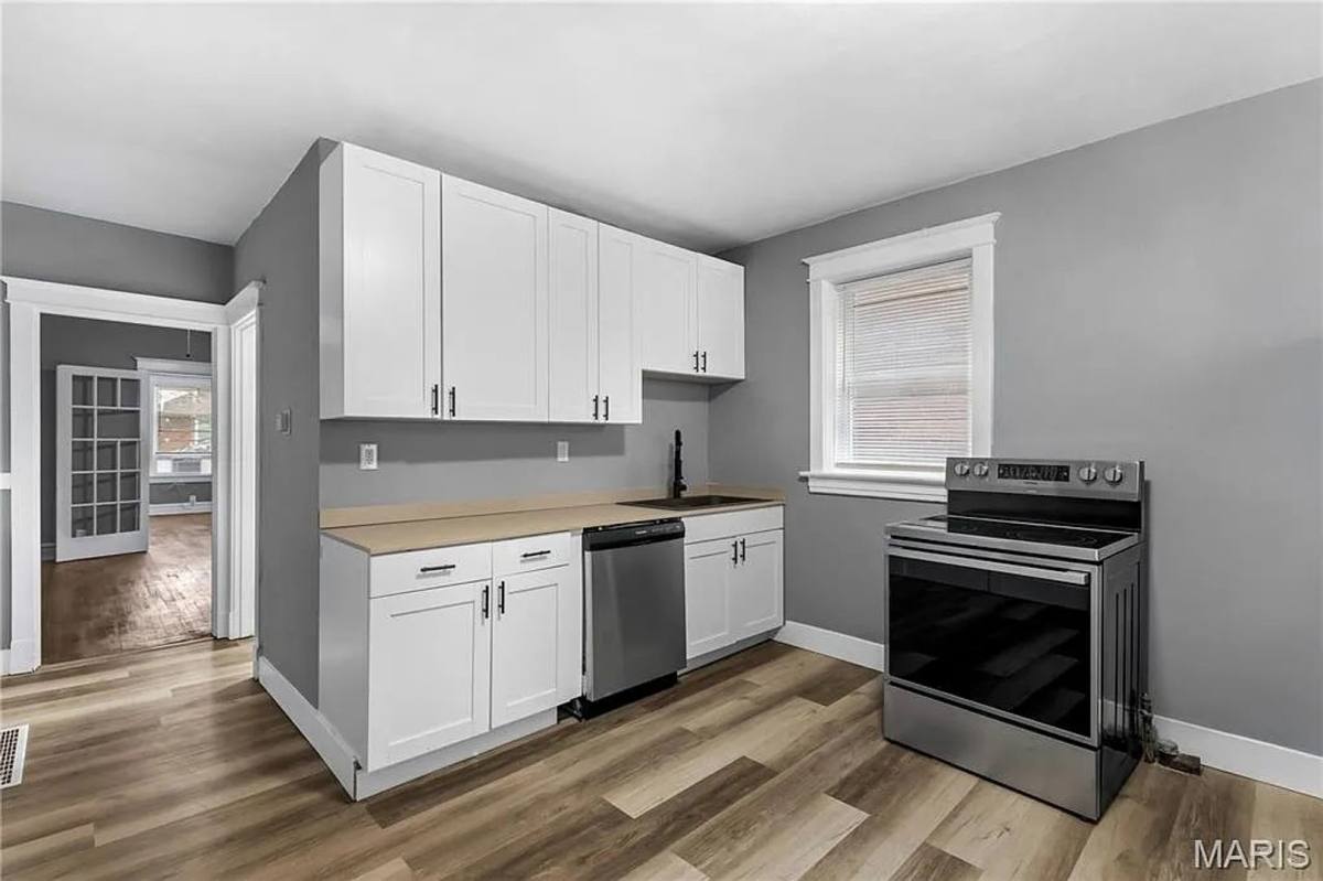 Apartment for rent at 4234 Dewey Ave, Saint Louis, MO 63116