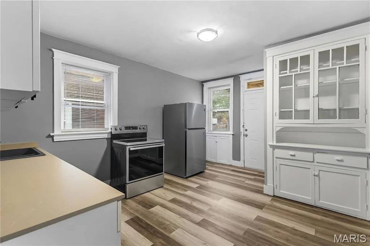 Apartment for rent at 4234 Dewey Ave, Saint Louis, MO 63116