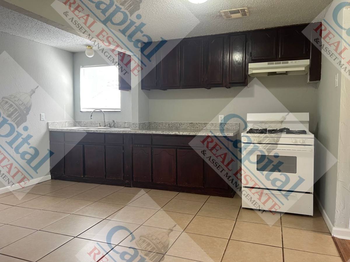 House for rent at 407 E Key Blvd, Oklahoma City, OK 73110