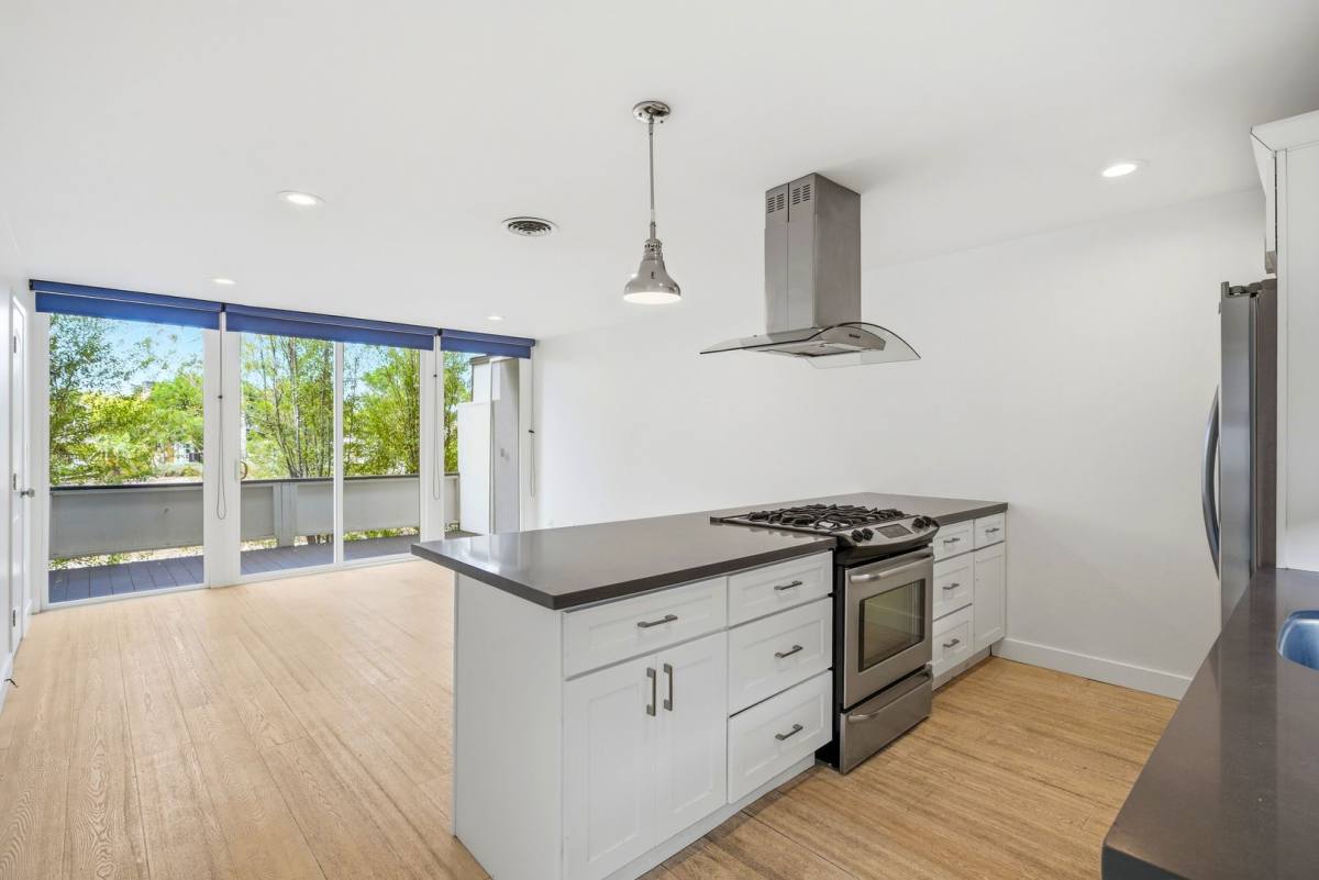 Apartment for rent at 4200 Shorecrest, Corona Del Mar, CA 92625