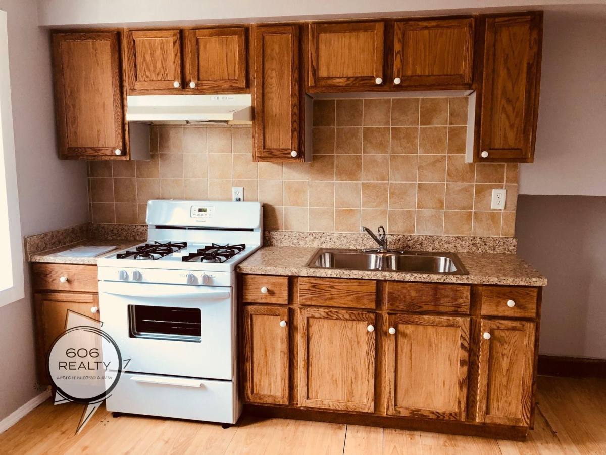 Apartment for rent at 5214 W Crystal St, Chicago, IL 60651