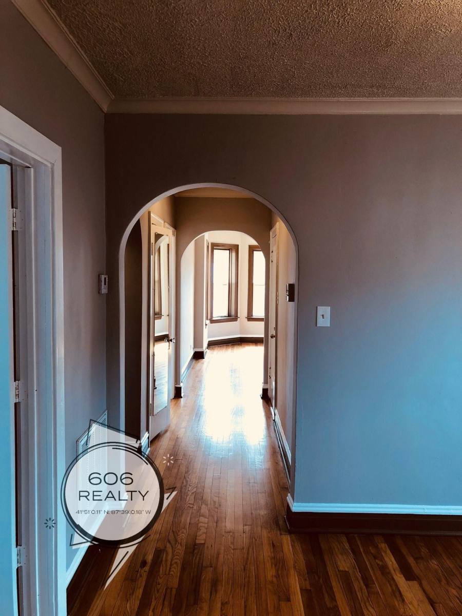 Apartment for rent at 5214 W Crystal St, Chicago, IL 60651