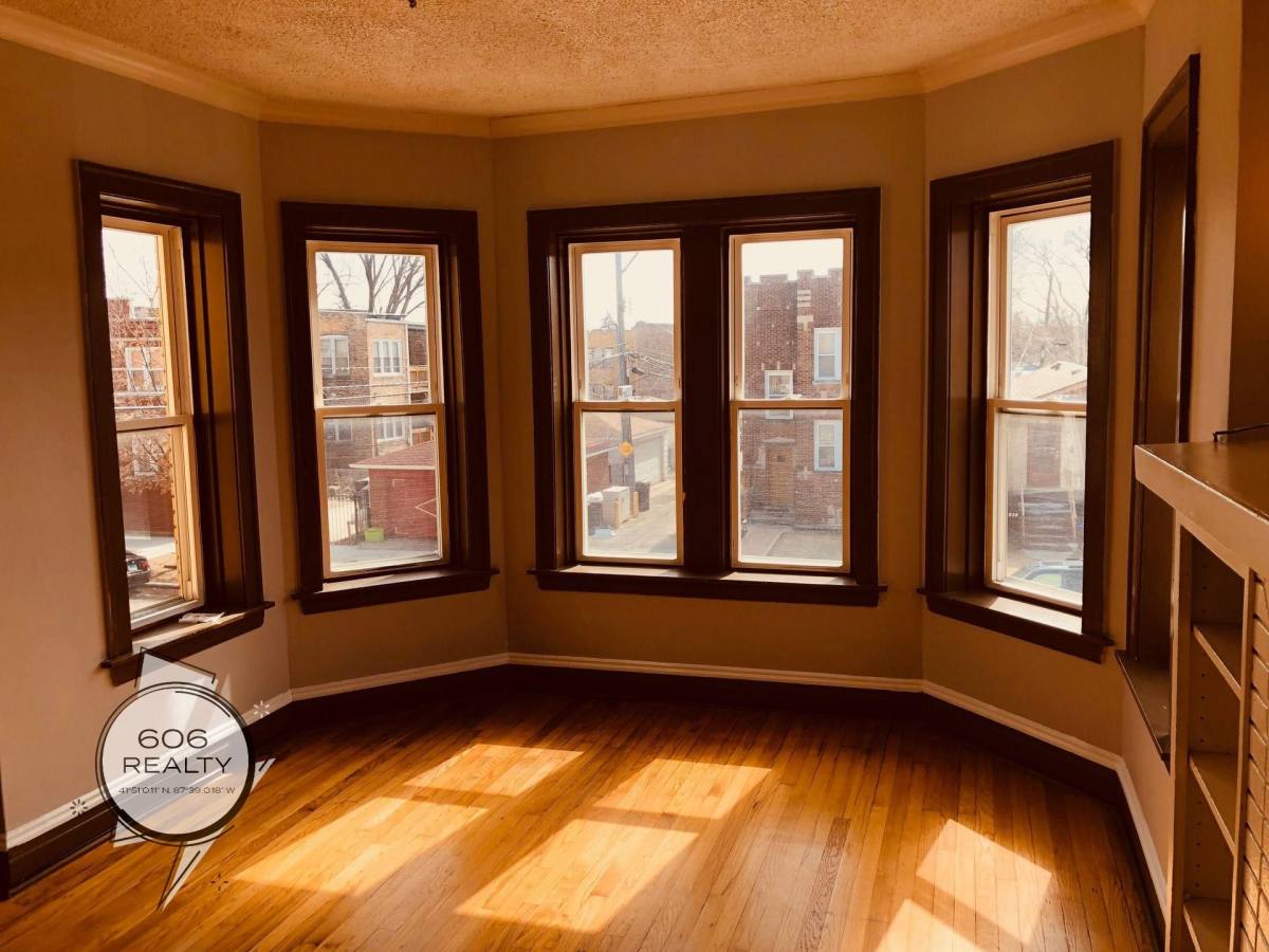 Apartment for rent at 5214 W Crystal St, Chicago, IL 60651