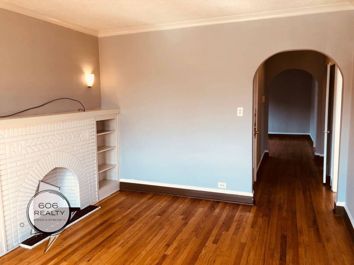 Apartment for rent at 5214 W Crystal St, Chicago, IL 60651