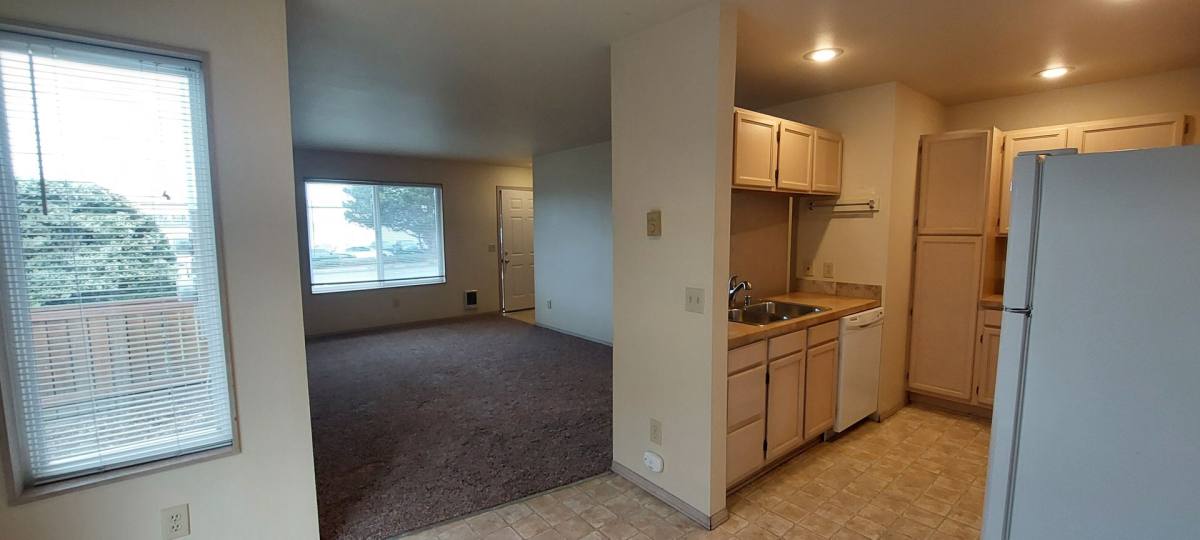 Apartment for rent at 2114 2116 Woburn St, Bellingham, WA 98229