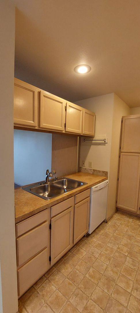 Apartment for rent at 2114 2116 Woburn St, Bellingham, WA 98229