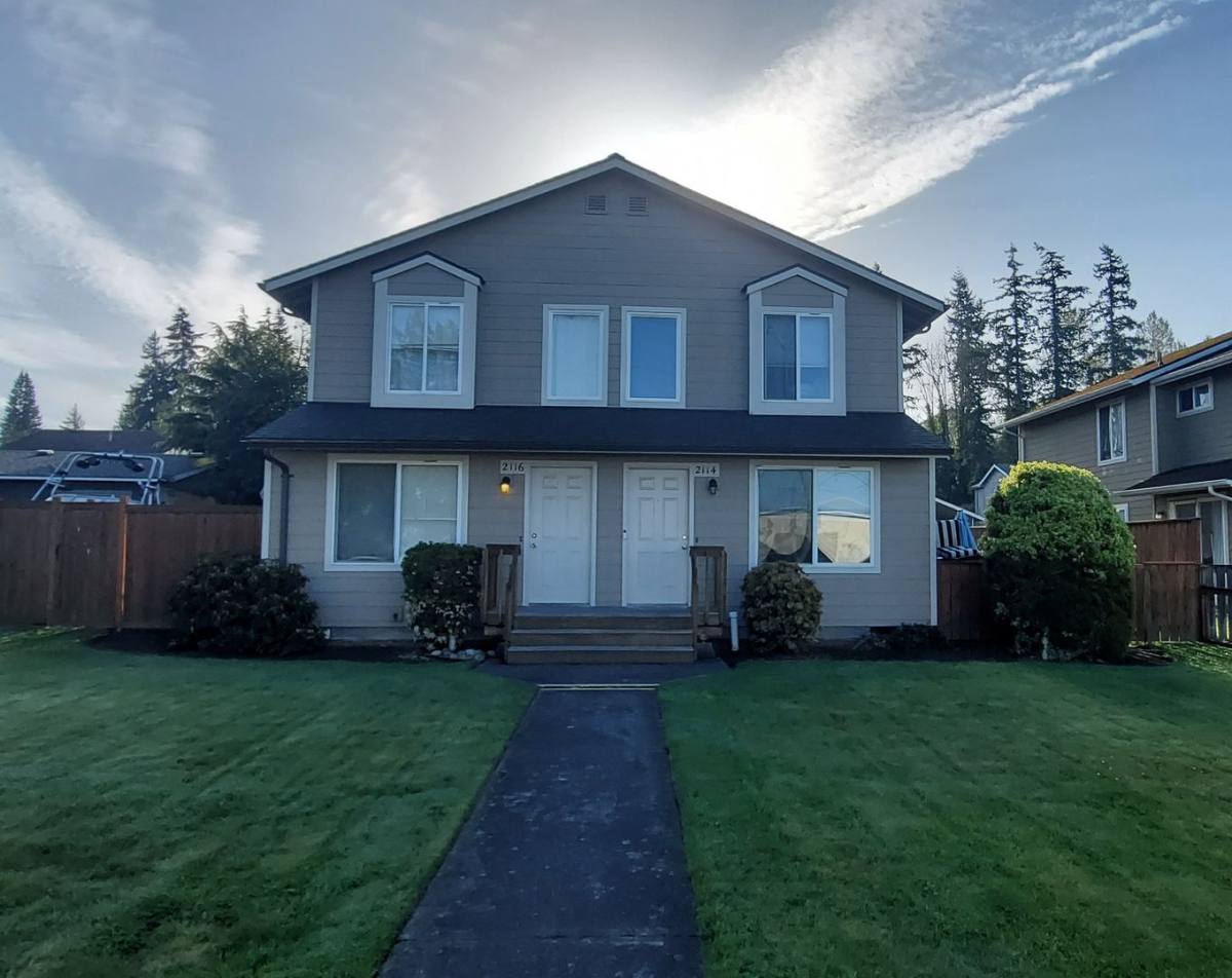 Apartment for rent at 2114 2116 Woburn St, Bellingham, WA 98229