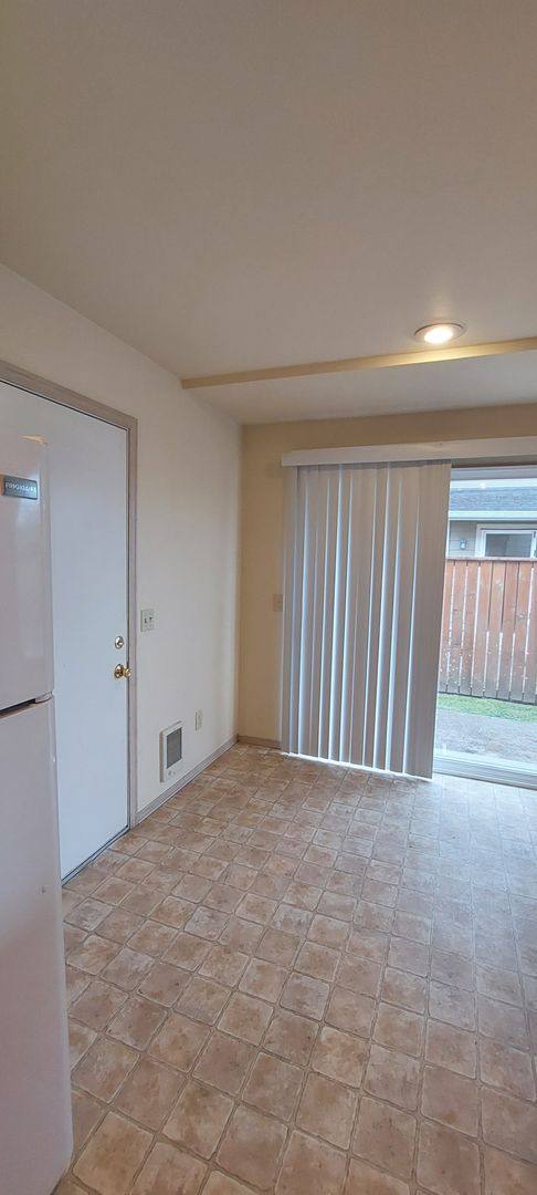 Apartment for rent at 2114 2116 Woburn St, Bellingham, WA 98229