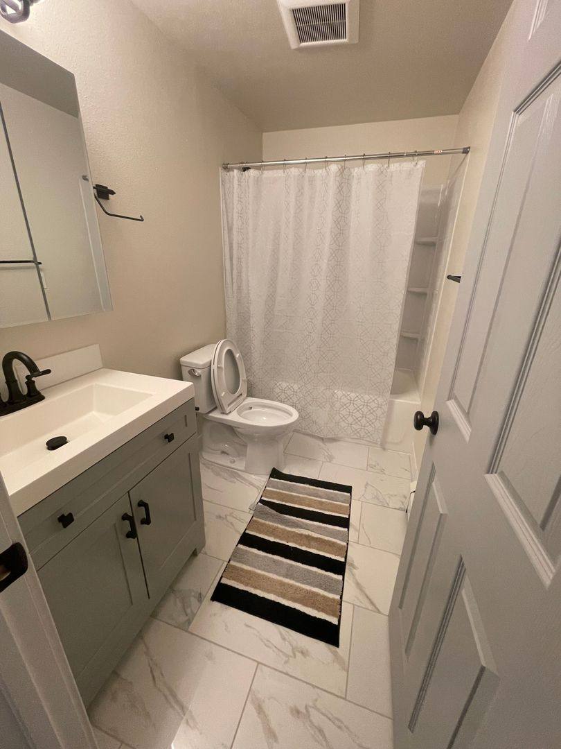 Apartment for rent at 804 808 Columbia Ave, Marysville, WA 98270