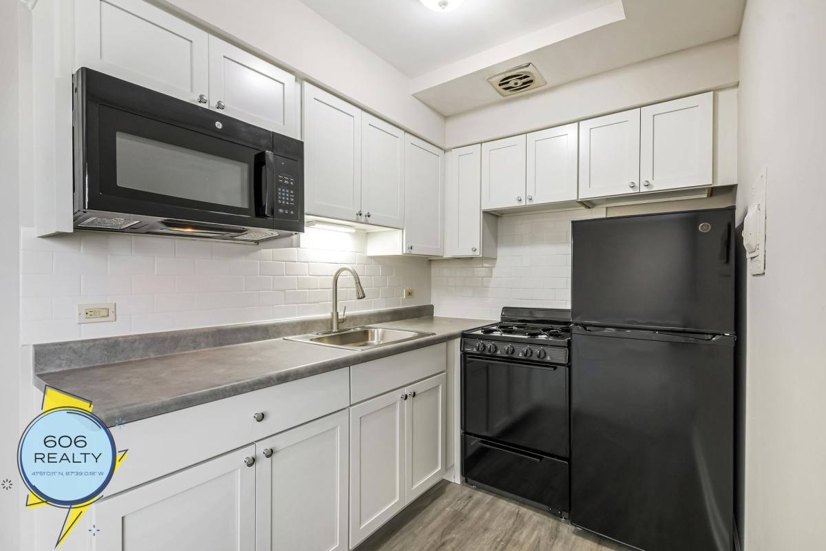 Apartment for rent at 3001 N Thatcher Ave, River Grove, IL 60171