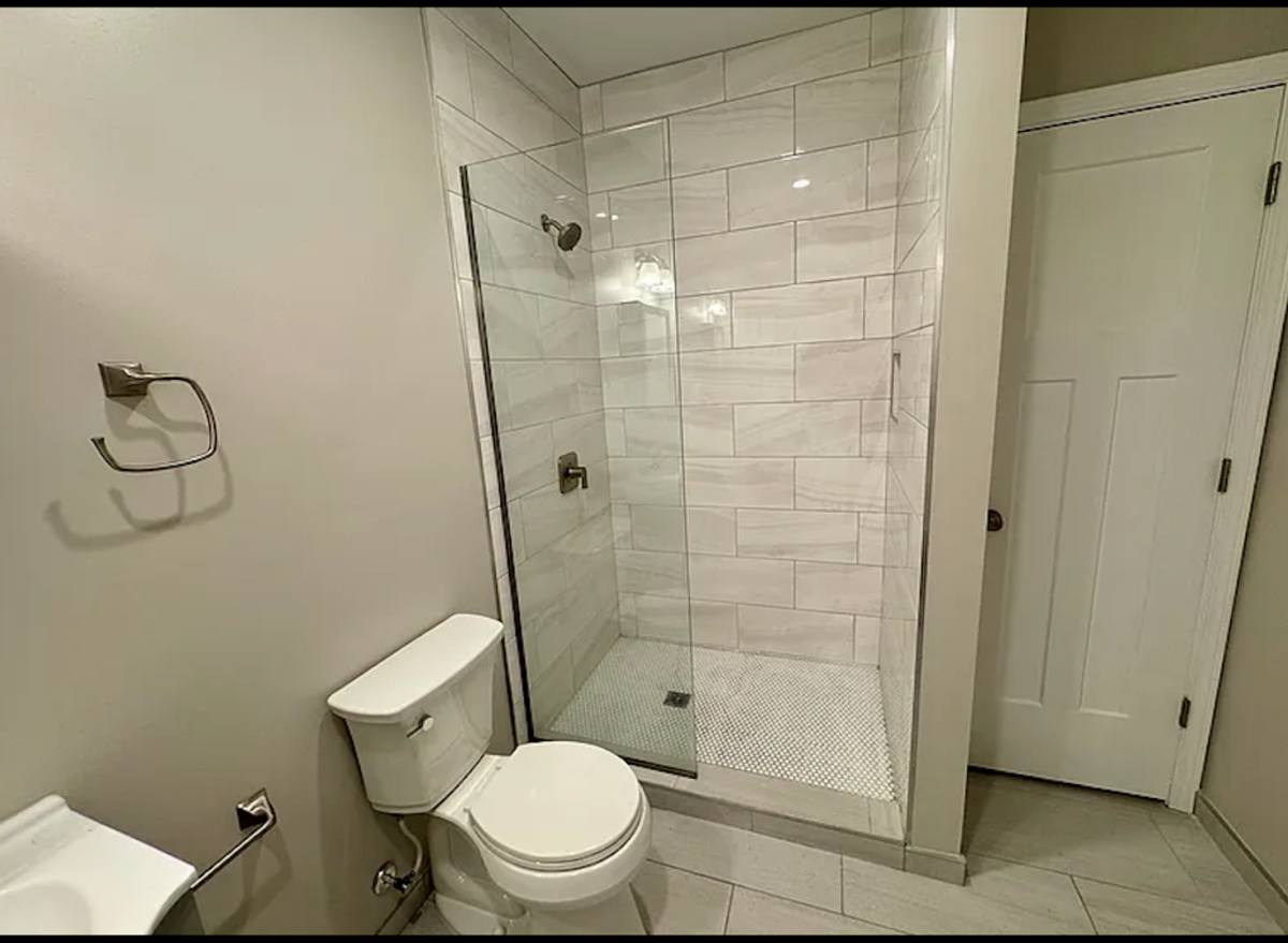 Apartment for rent at 4414 Swan Ave, Saint Louis, MO 63110
