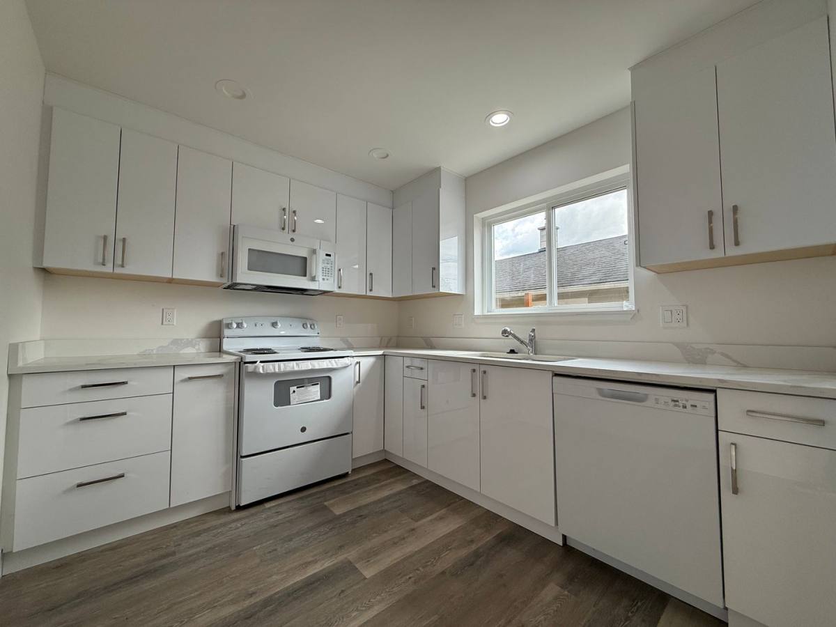 Apartment for rent at 912 Alabama St, Bellingham, WA 98225
