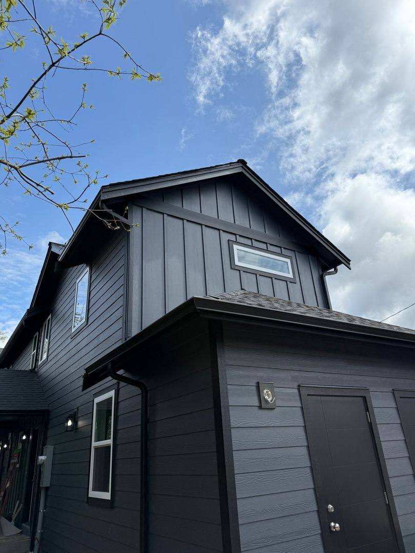 Apartment for rent at 912 Alabama St, Bellingham, WA 98225