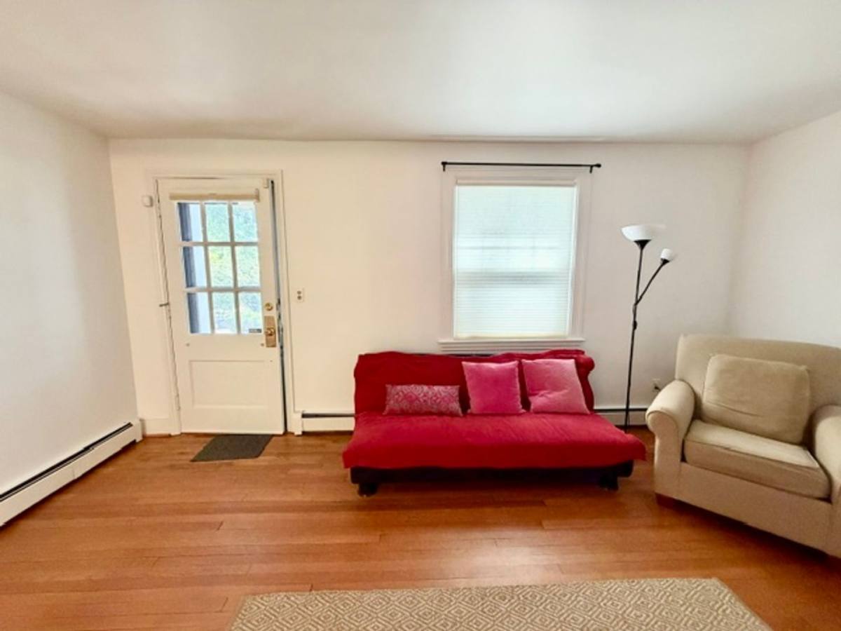 House for rent at 811 Forest Glen Rd, Silver Spring, MD 20901