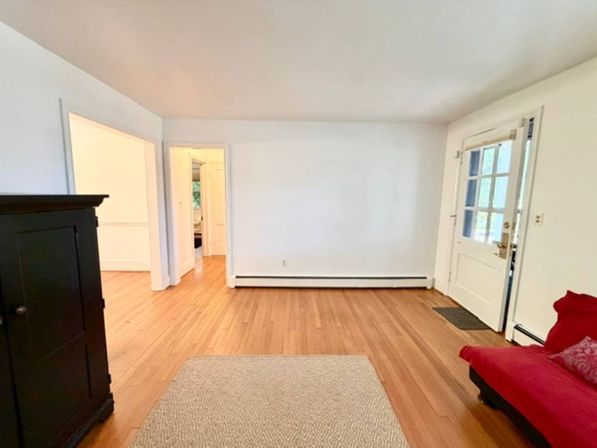 House for rent at 811 Forest Glen Rd, Silver Spring, MD 20901