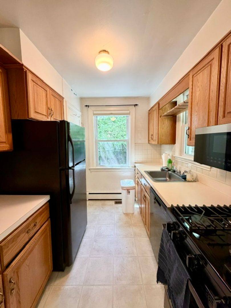 House for rent at 811 Forest Glen Rd, Silver Spring, MD 20901