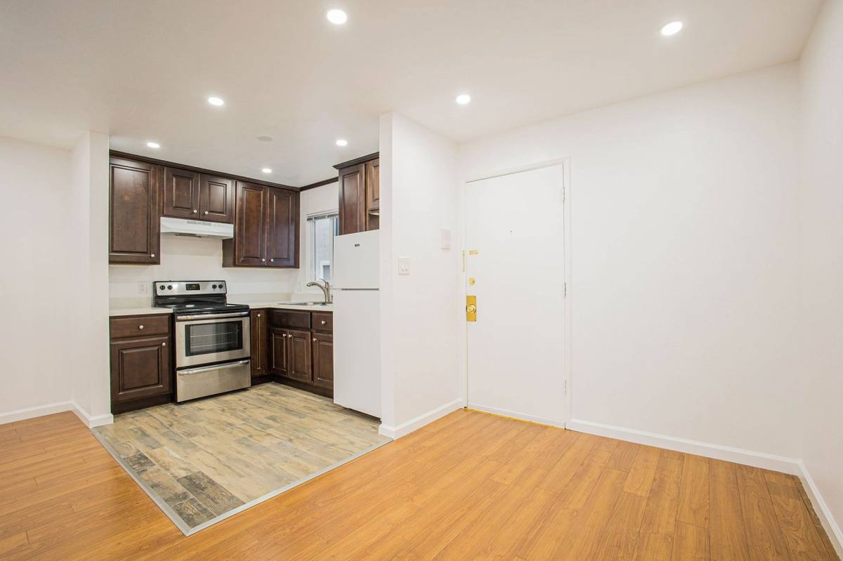 Apartment for rent at 137 Montecito Ave, Oakland, CA 94610