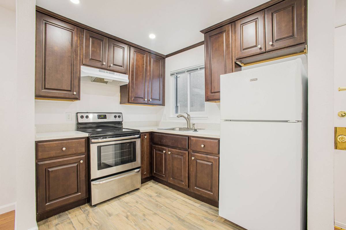 Apartment for rent at 137 Montecito Ave, Oakland, CA 94610