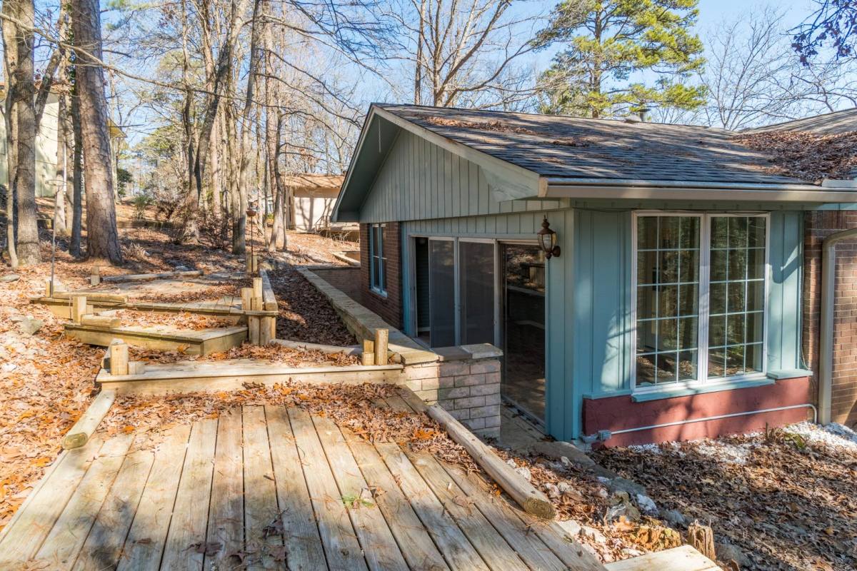 House for rent at 16 Malaga Circle, Hot Springs Village, AR 71909