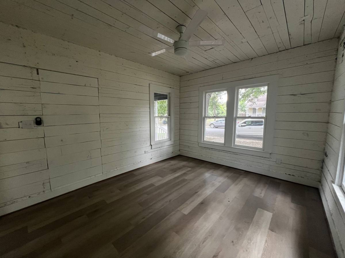House for rent at 909 N 10th St, Waco, TX 76707