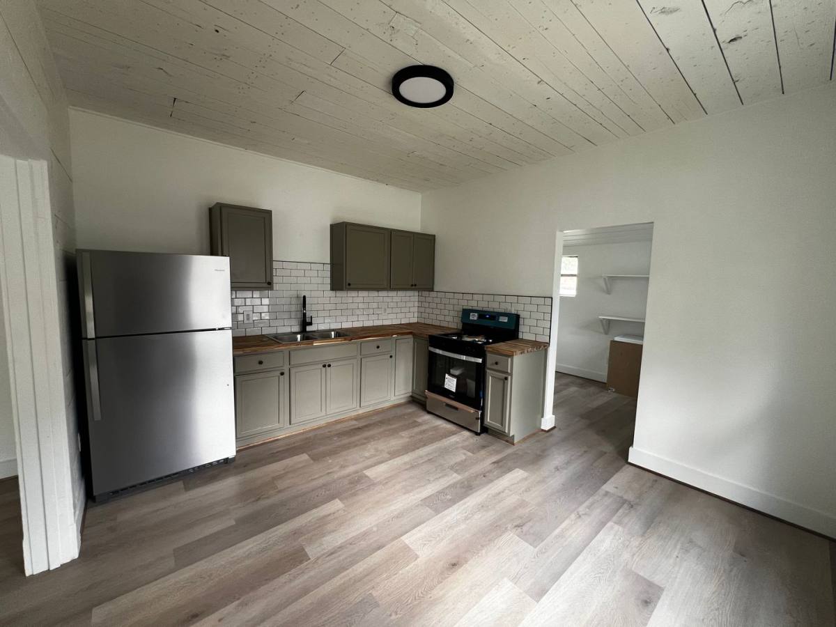 House for rent at 909 N 10th St, Waco, TX 76707