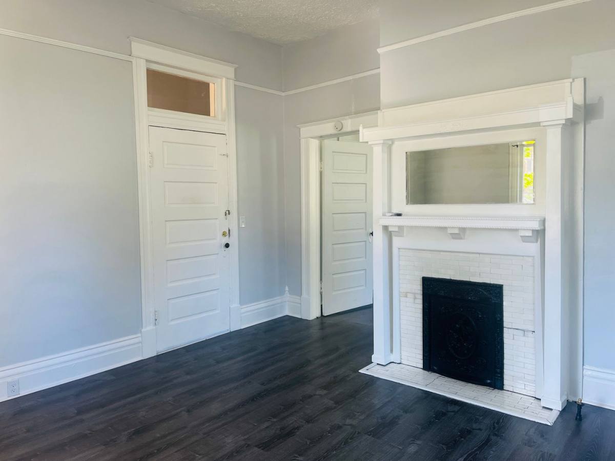 Apartment for rent at 109 Ben Hill St, Lagrange, GA 30240