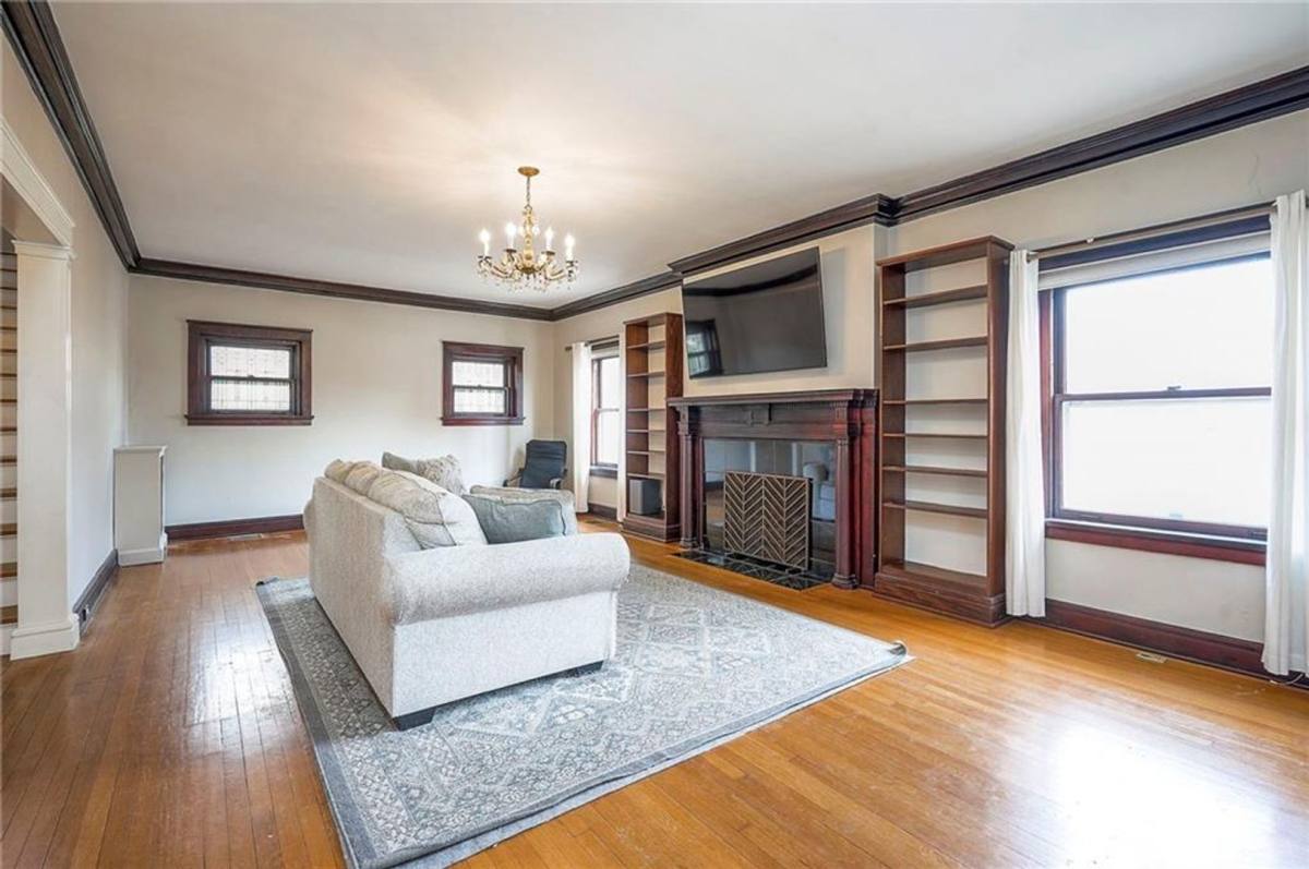 House for rent at 712 E Armour Blvd, Kansas City, MO 64109