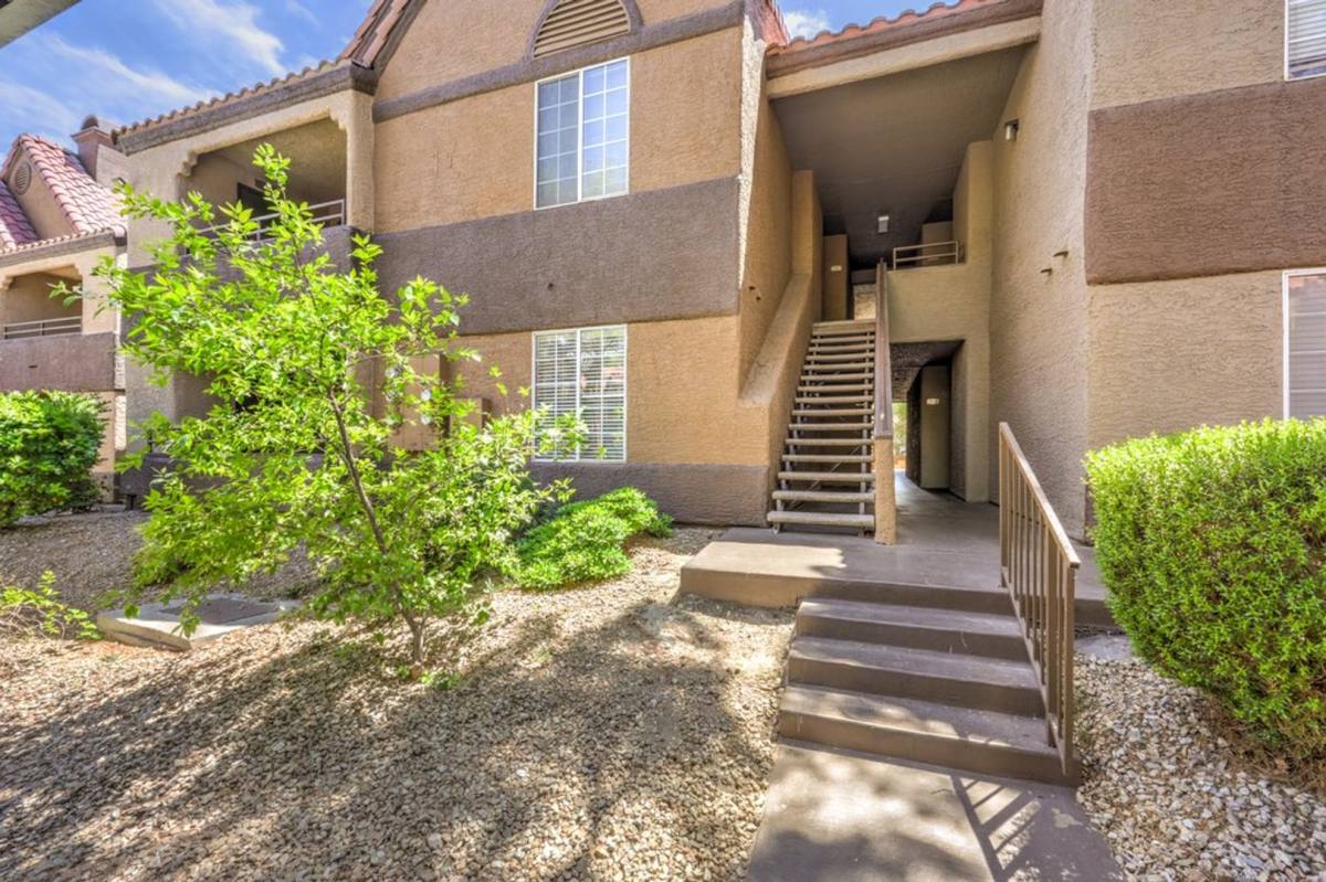 Condo for rent at 2200 Soutrh Fort Apache Rd, Las Vegas, NV 89117