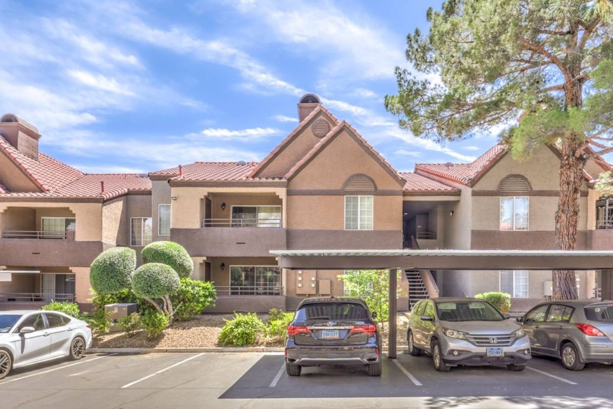 Condo for rent at 2200 Soutrh Fort Apache Rd, Las Vegas, NV 89117