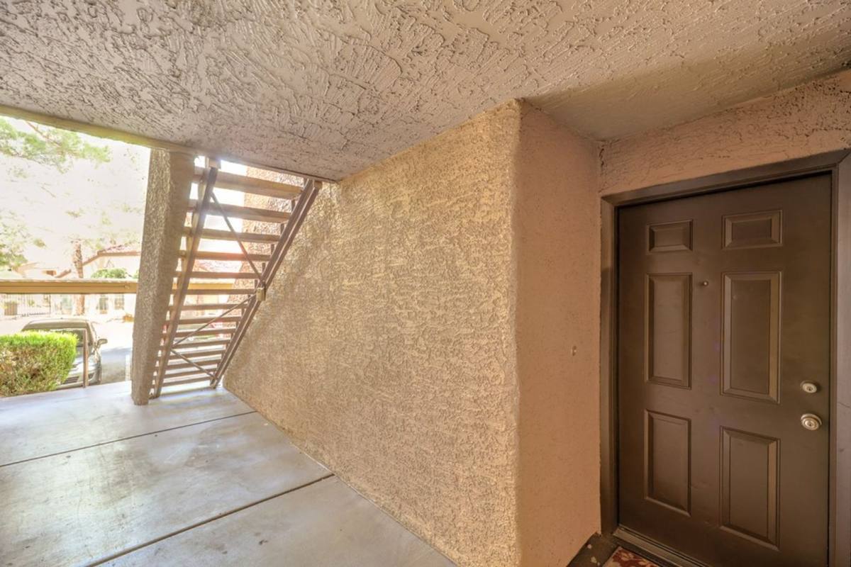 Condo for rent at 2200 Soutrh Fort Apache Rd, Las Vegas, NV 89117