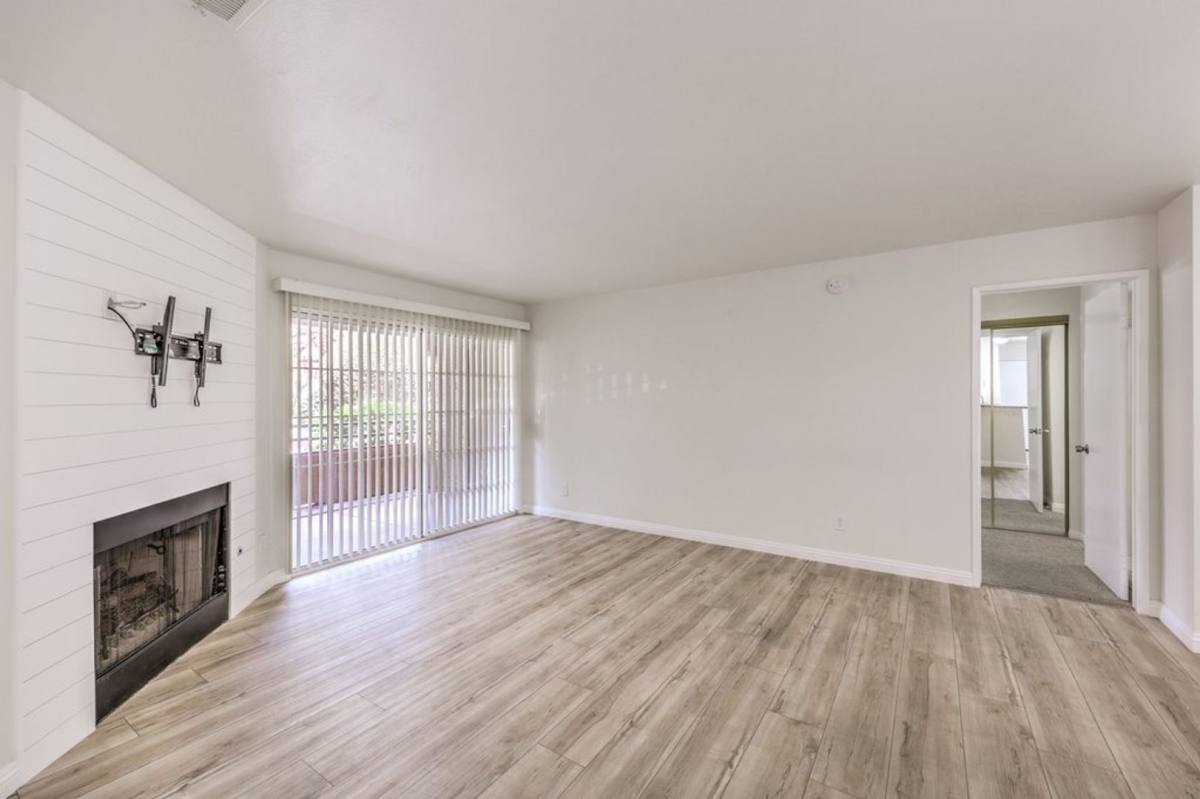 Condo for rent at 2200 Soutrh Fort Apache Rd, Las Vegas, NV 89117