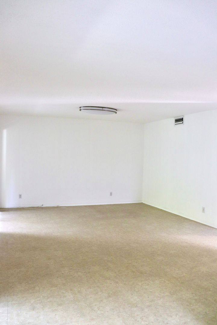 Apartment for rent at 482 SW 9th St, Boca Raton, FL 33432