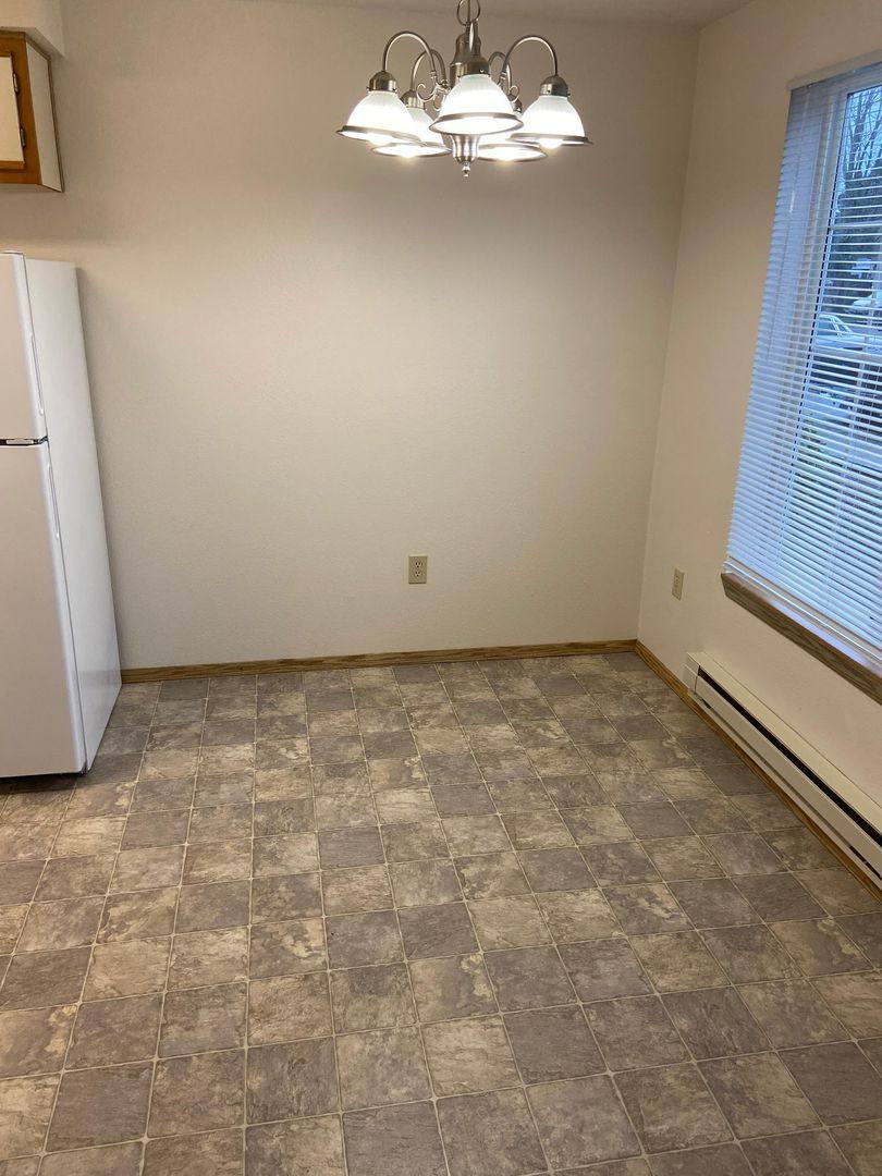 Apartment for rent at 926 Anderson Lane, Springfield, OR 97477