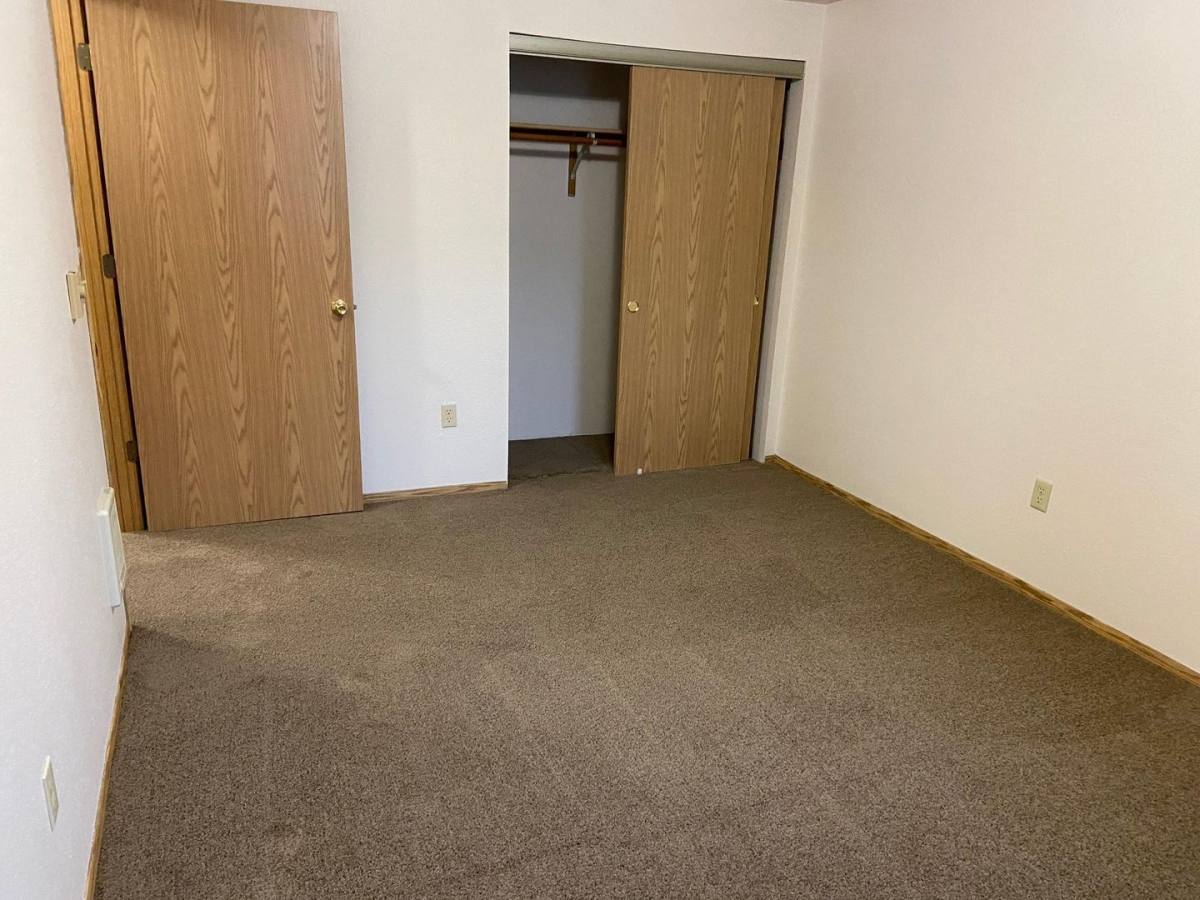 Apartment for rent at 926 Anderson Lane, Springfield, OR 97477