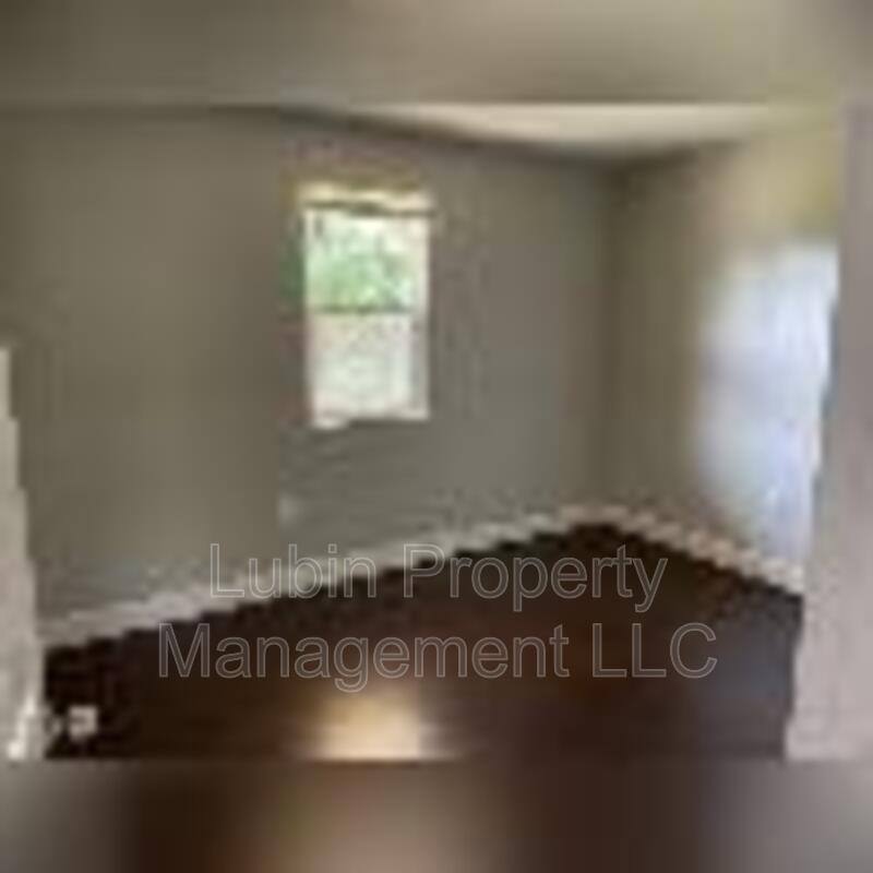Apartment for rent at 1043 College St, Memphis, TN 38106
